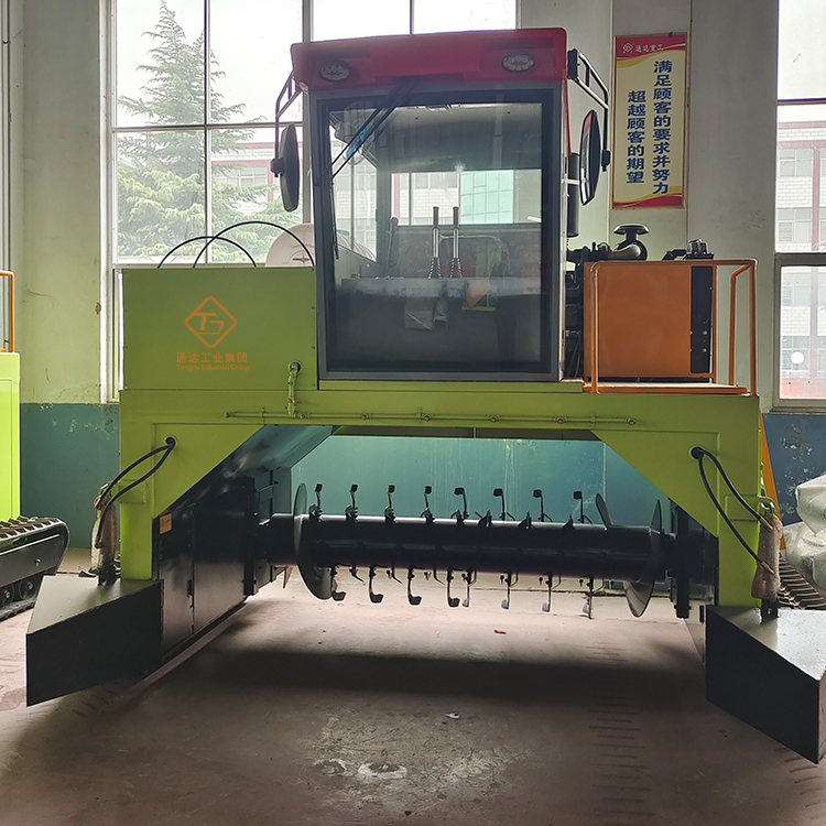 翻堆機在有機肥堆肥發酵生產中起到什么作用?怎么操作使用? 翻堆機在有機肥堆肥發酵生產中起到什么作用?怎么操作使用?