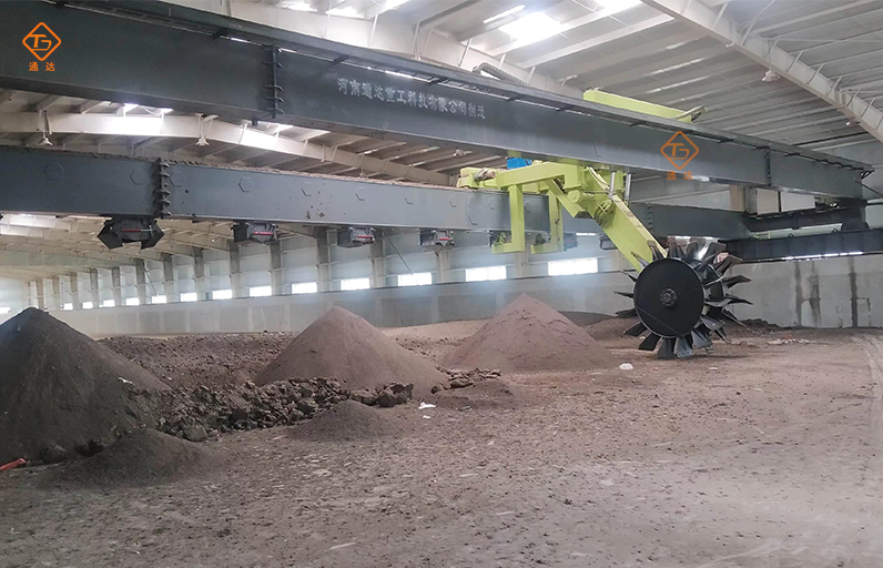 雞糞如何發酵有機肥?雞糞有機肥發酵腐熟翻堆機 雞糞如何發酵有機肥?雞糞有機肥發酵腐熟翻堆機